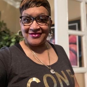 Meet your Posher, Cassandra
